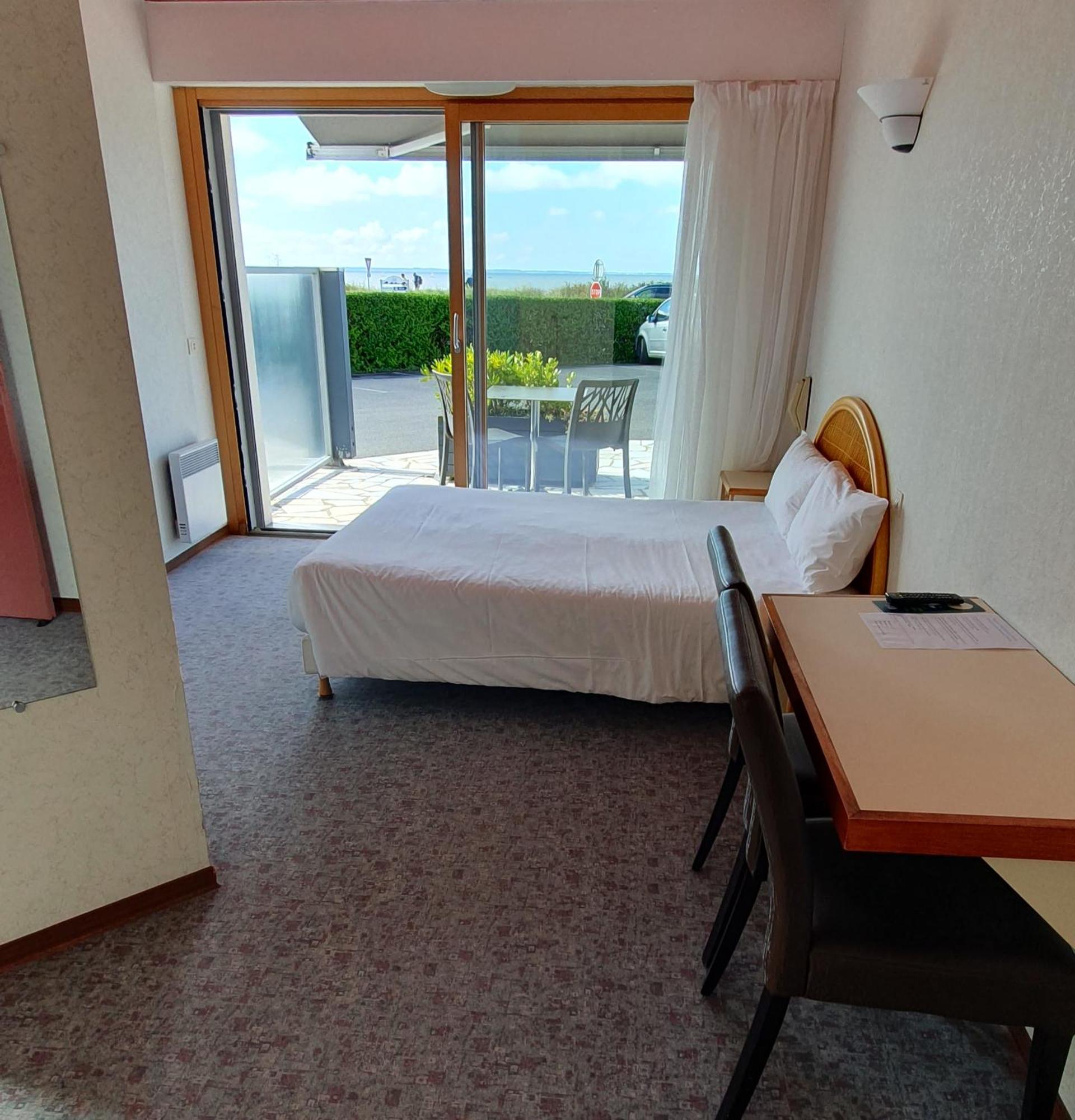 Hotel L'Albatros Damgan Eksteriør billede